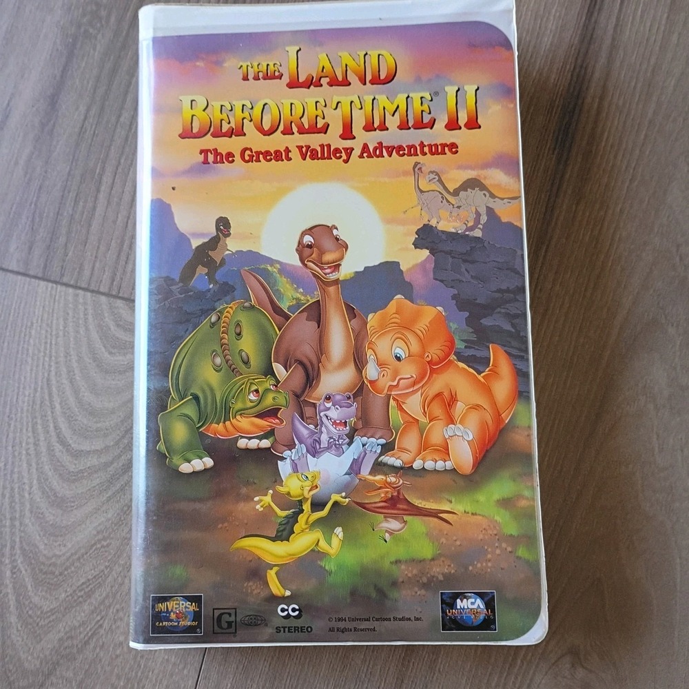 The Land‎ Before Time II 2 The Great Valley Adventure VHS 1994 Clamshell